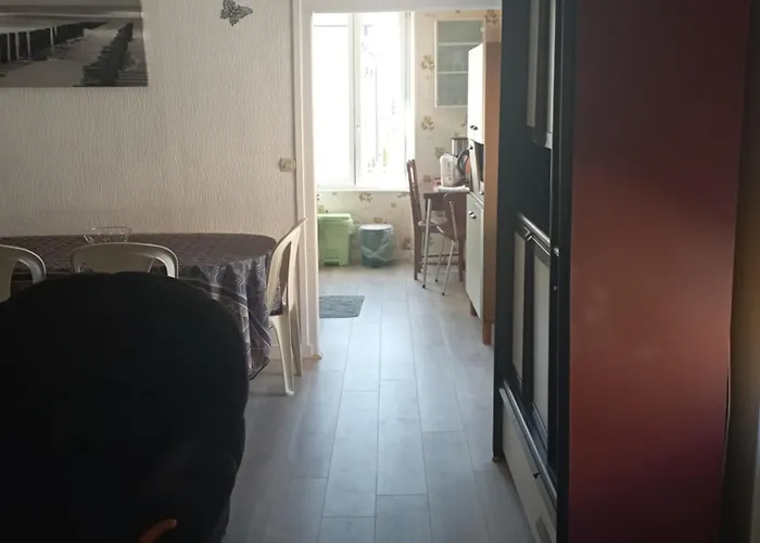 Lejlighed Pair Sur 50 M De La *